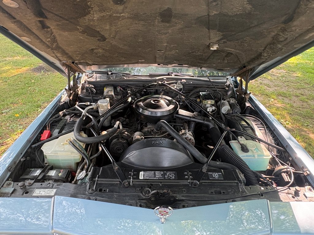 Used 1992 Cadillac Brougham RWD image 5