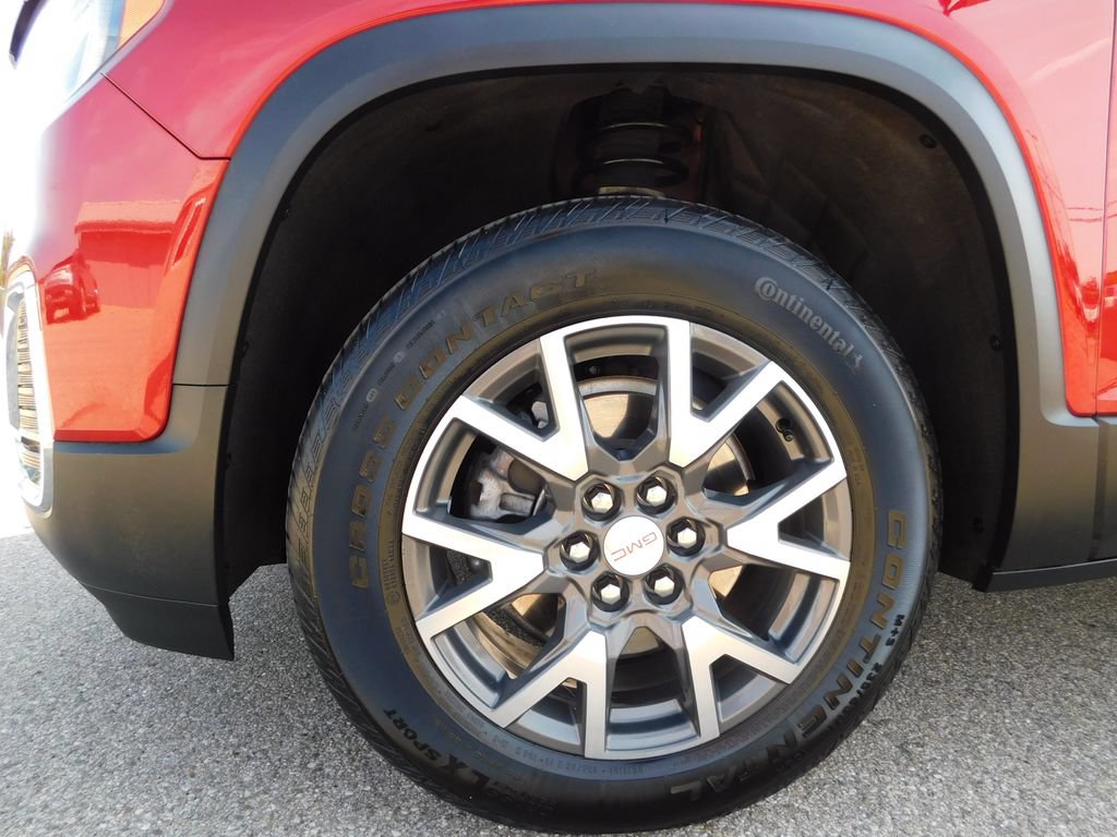 Used 2023 GMC Acadia SLE w/ Driver Convenience Package FWD image 10