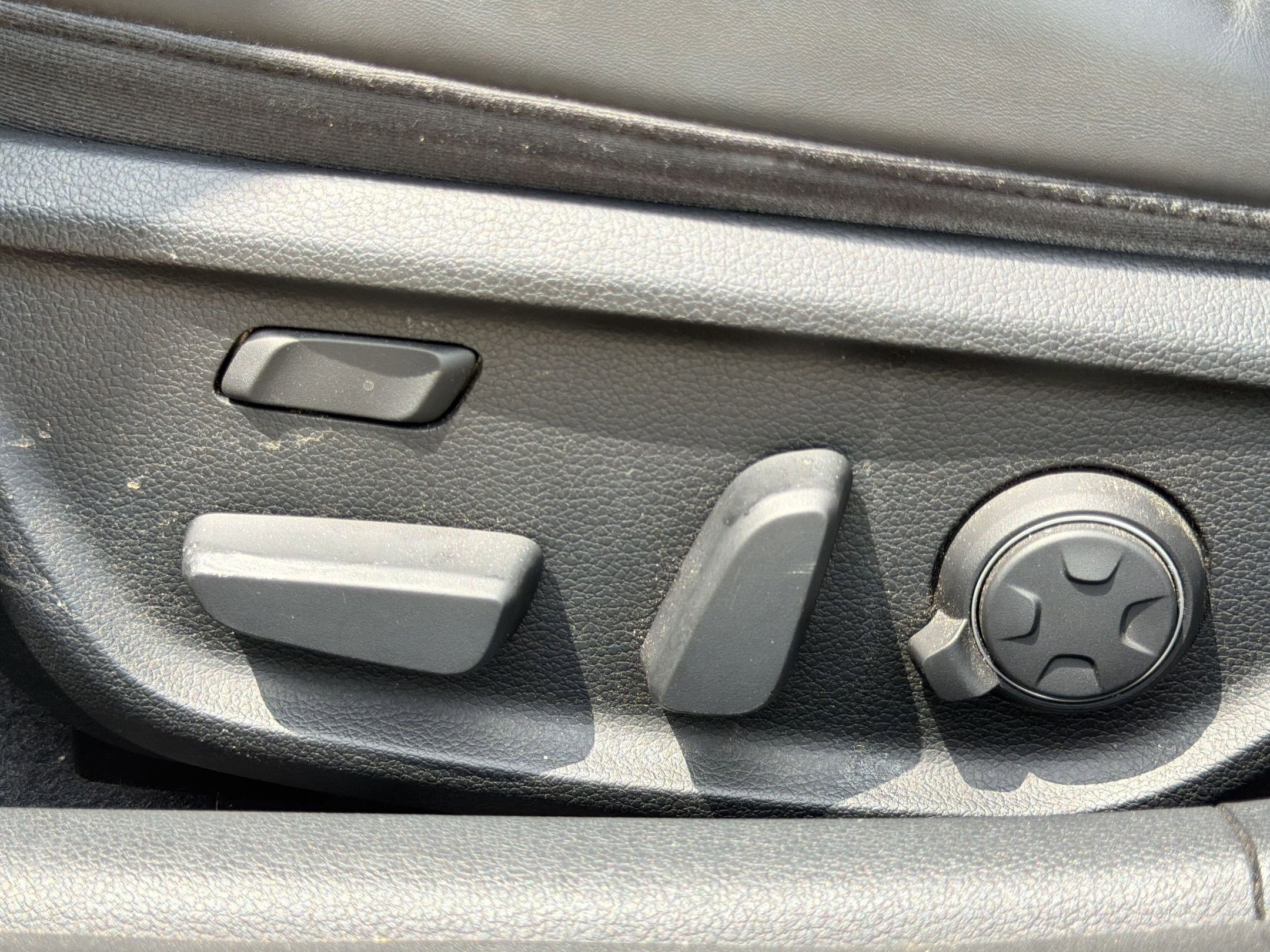 Used 2019 Genesis G70 3.3T Advanced w/ Sport Package AWD/4WD image 13