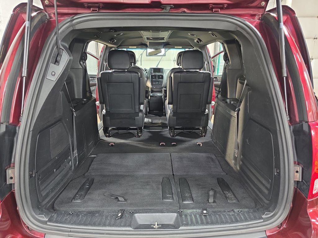Used 2017 Dodge Grand Caravan GT FWD image 14