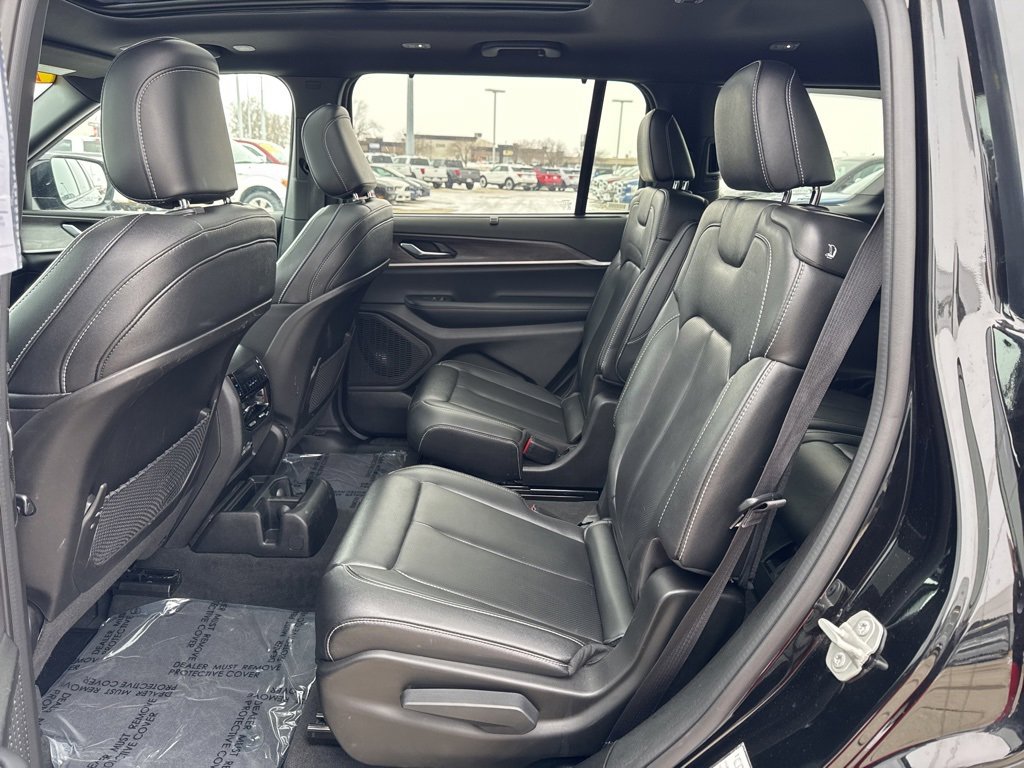 Certified 2024 Jeep Grand Cherokee L Limited w/ Luxury Tech Group II image 25