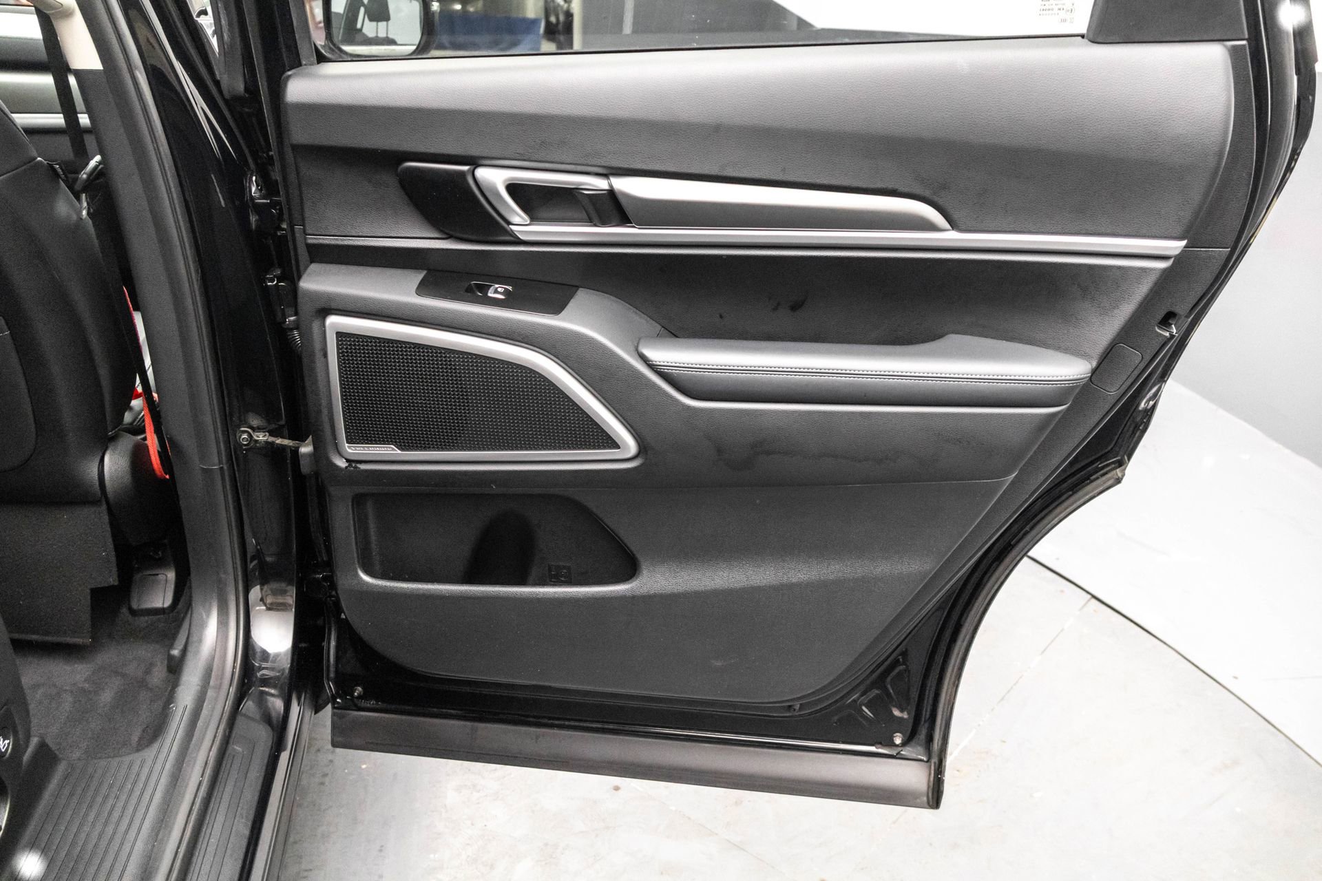 Used 2021 Kia Telluride LX image 37