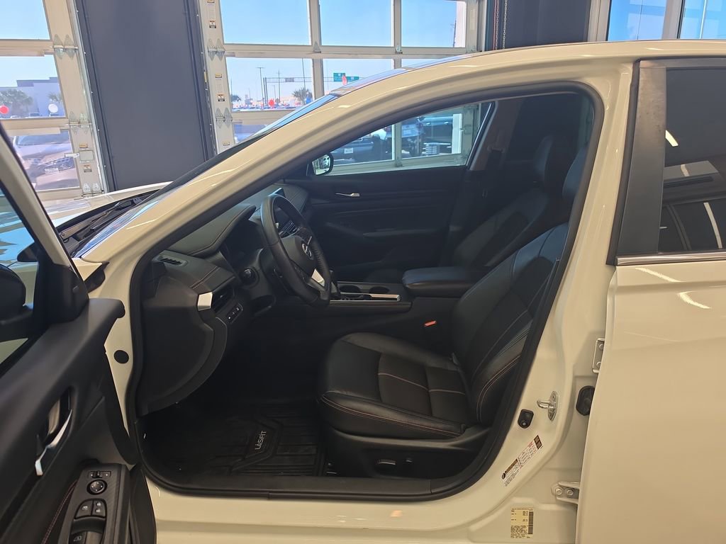 Used 2022 Nissan Altima 2.5 SR FWD image 14
