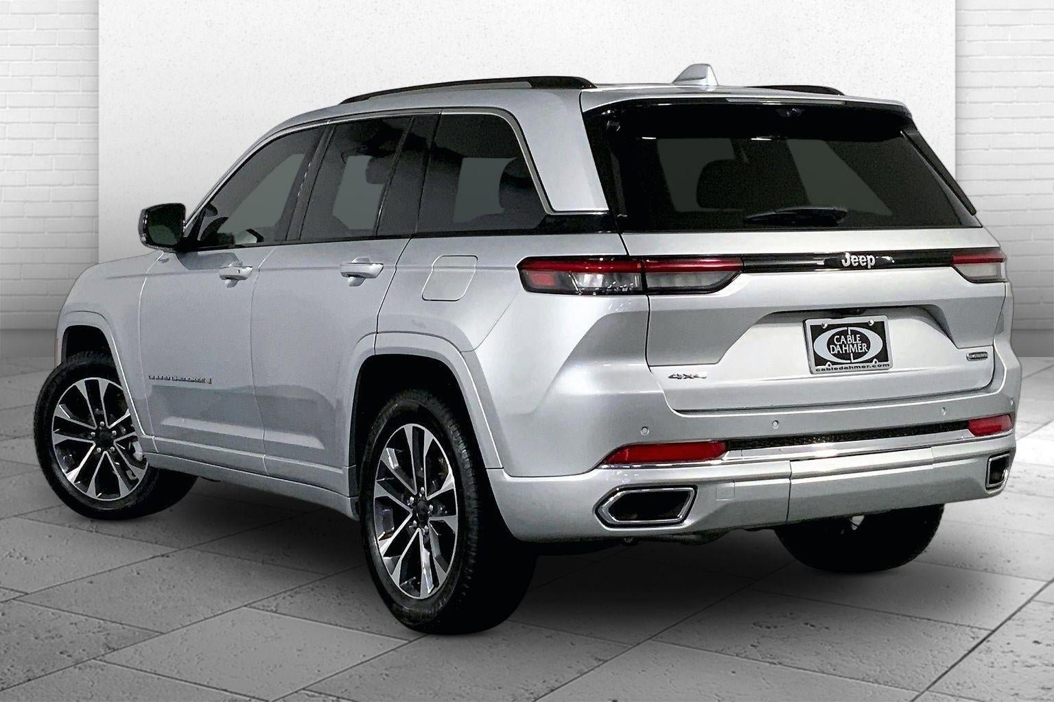 Used 2022 Jeep Grand Cherokee Overland w/ Luxury Tech Group IV image 11