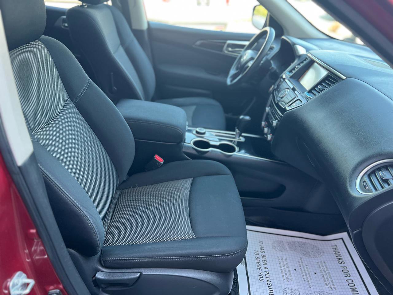 Used 2017 Nissan Pathfinder SV image 20