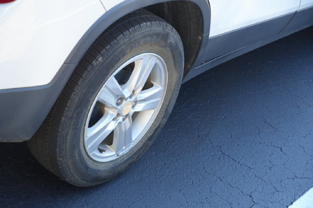 Used 2019 Chevrolet Trax LS w/ Tint and Cruise Package FWD image 21