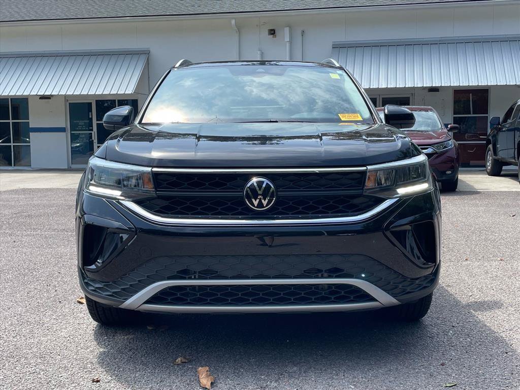 Used 2024 Volkswagen Taos SE w/ Panoramic Sunroof Package FWD image 30