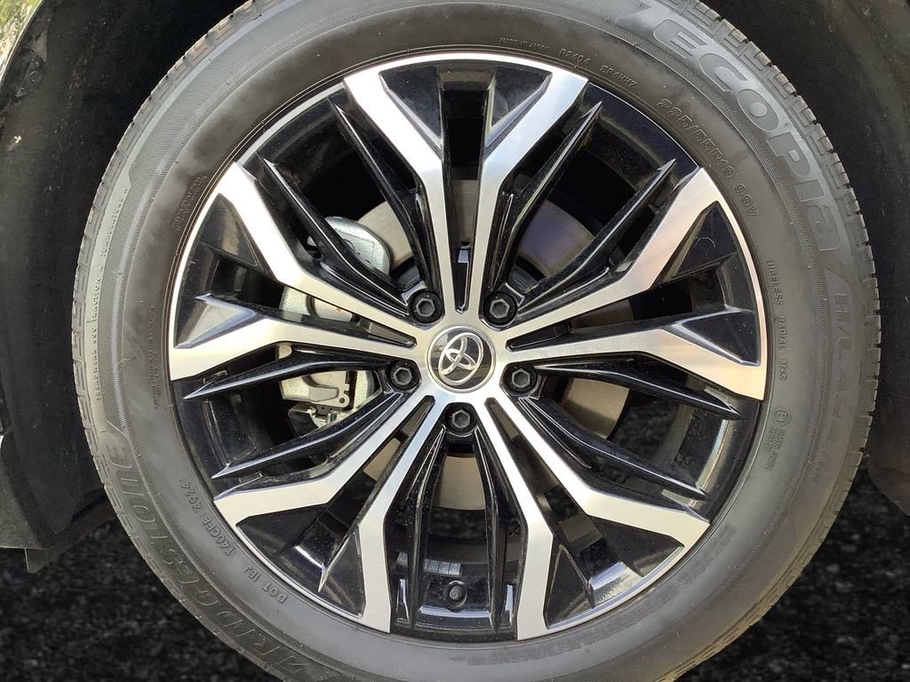 Used 2025 Toyota Crown Signia AWD/4WD image 26