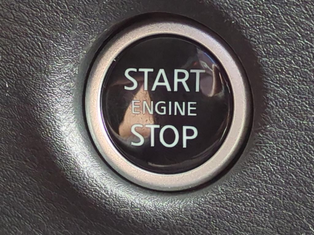 Certified 2025 Nissan Frontier PRO-4X w/ Interior Protection Package image 24