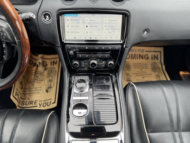 Used 2019 Jaguar XJ R-Sport image 27