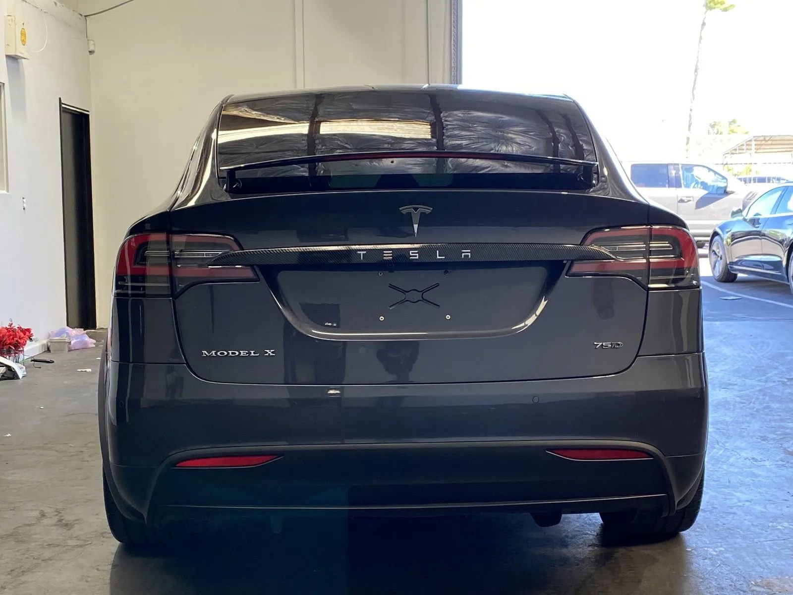 Used 2017 Tesla Model X 75D AWD/4WD image 3