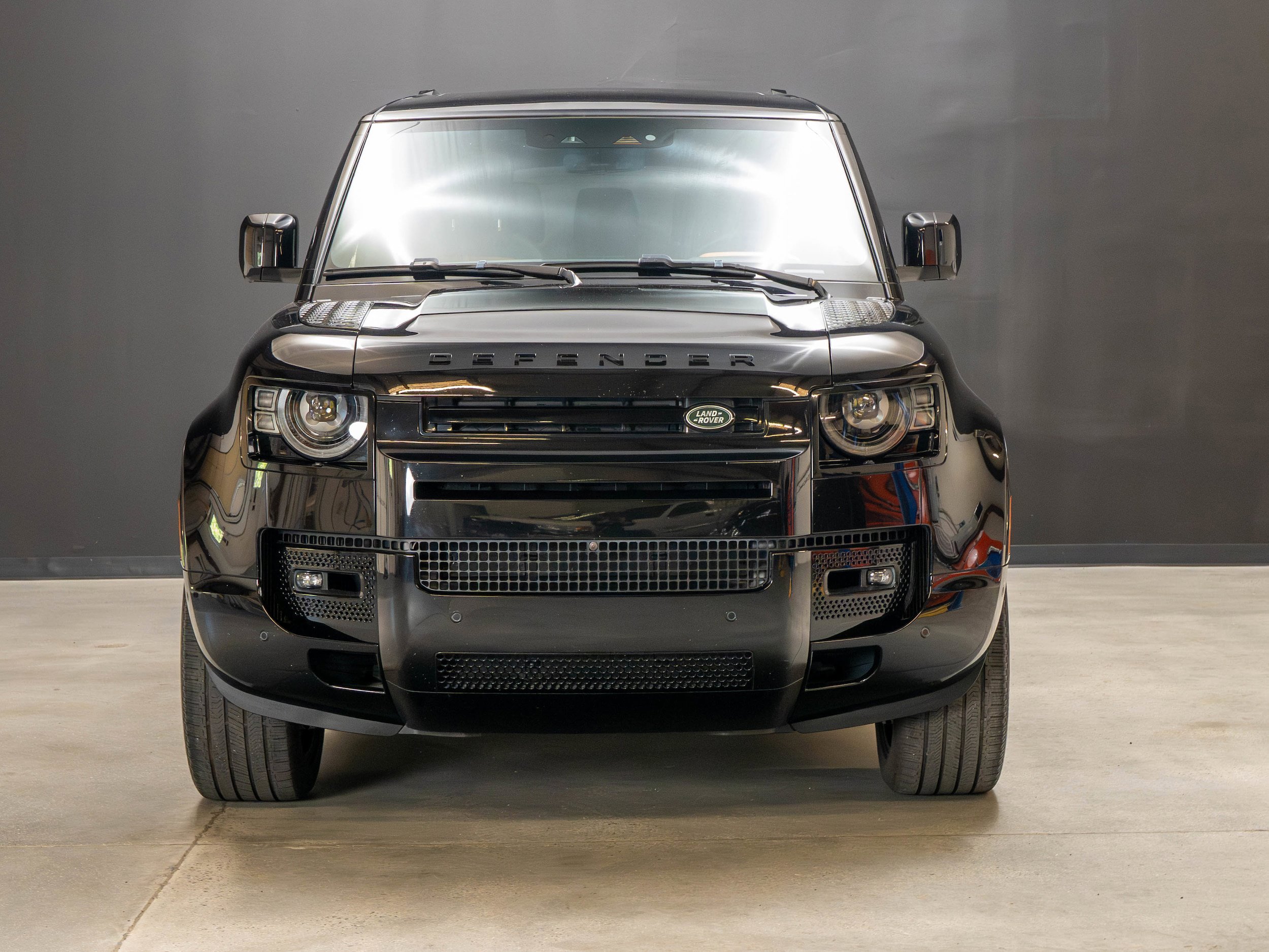 Used 2024 Land Rover Defender 130 X AWD/4WD image 10