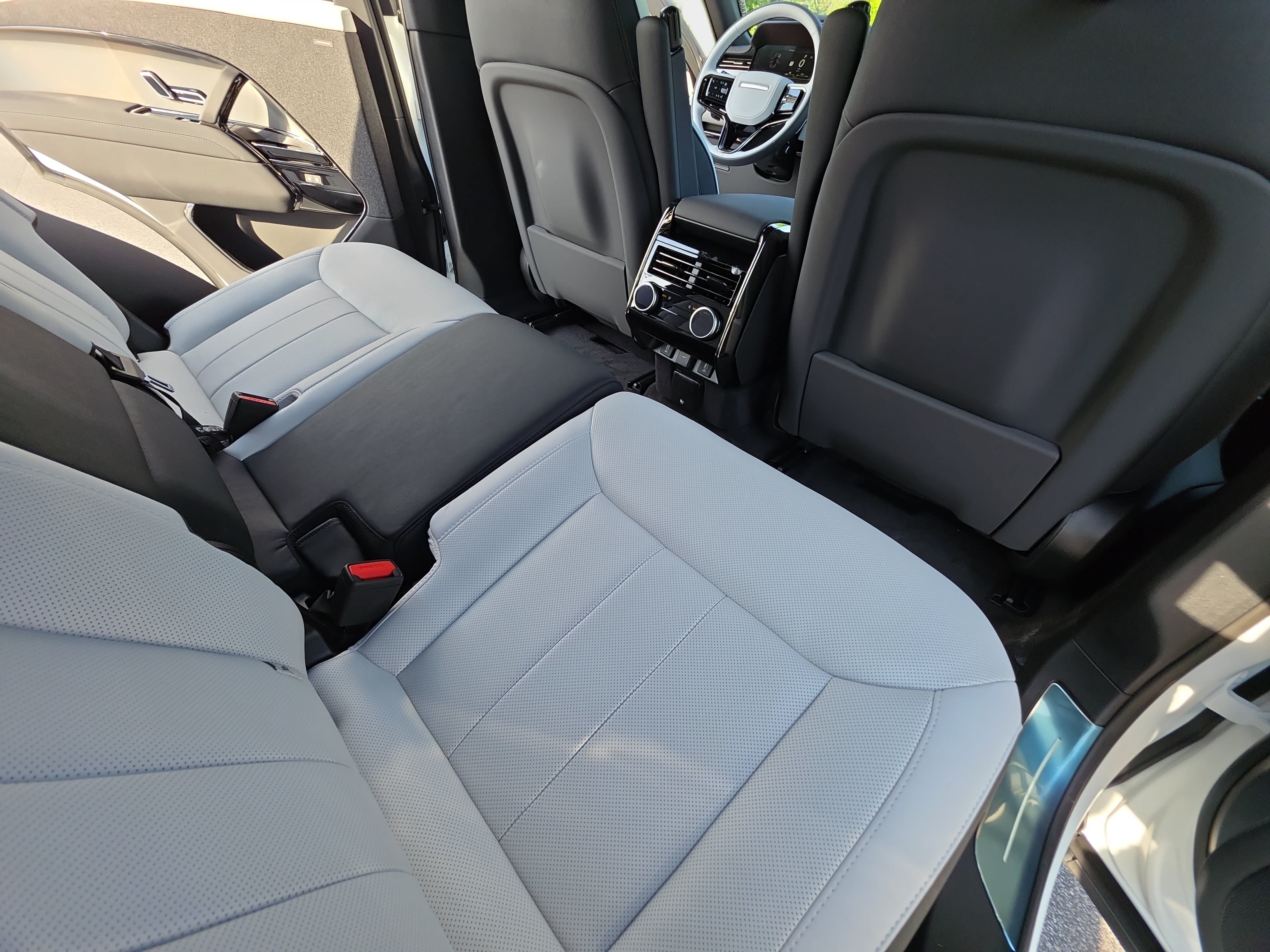 New 2026 Land Rover Range Rover Sport Dynamic SE AWD/4WD image 11