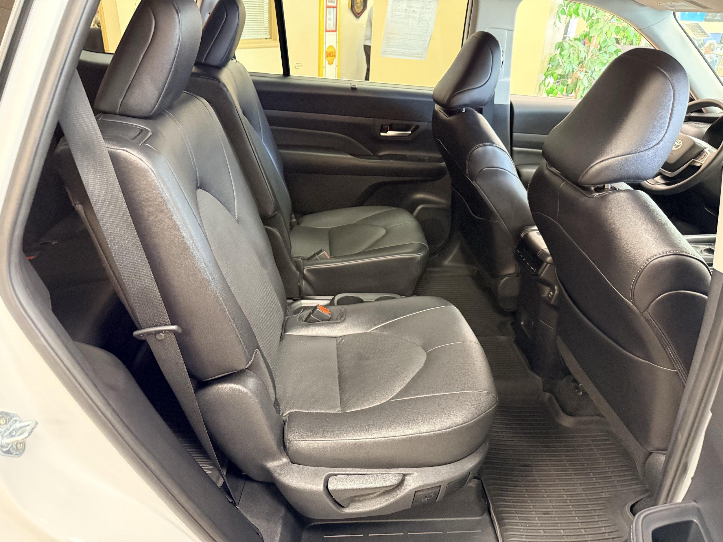 Used 2024 Toyota Grand Highlander AWD image 18