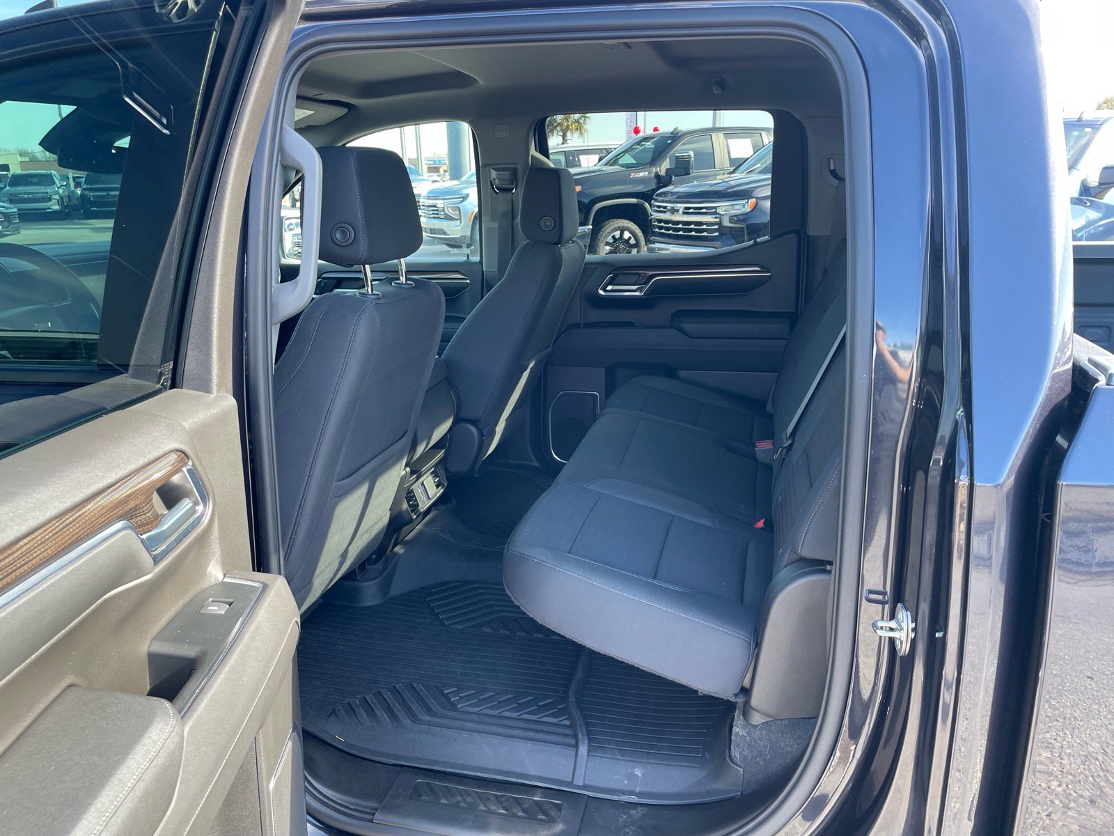 Used 2023 Chevrolet Silverado 1500 LT image 17