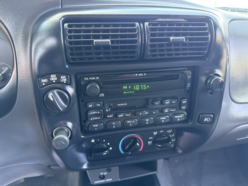 Used 2001 Ford Ranger XLT AWD/4WD image 32