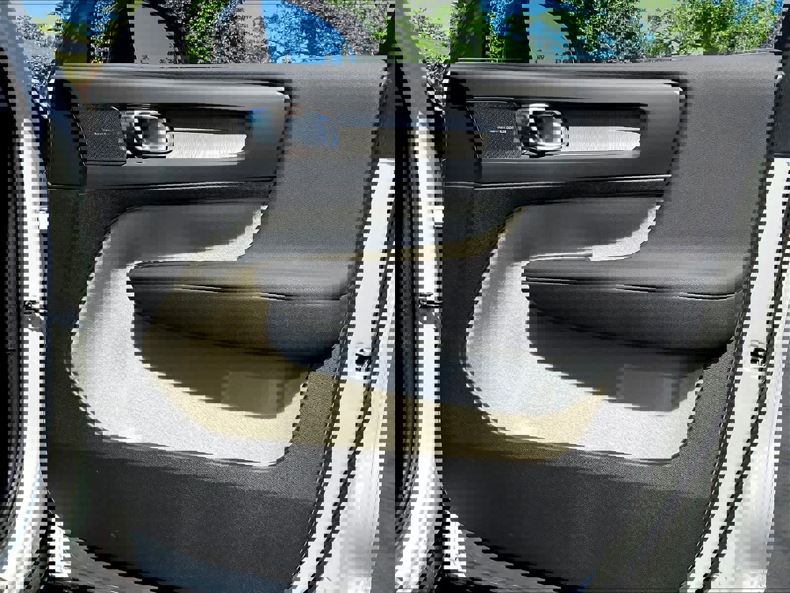 New 2026 Volvo XC40 B5 Ultra w/ Climate Package image 30