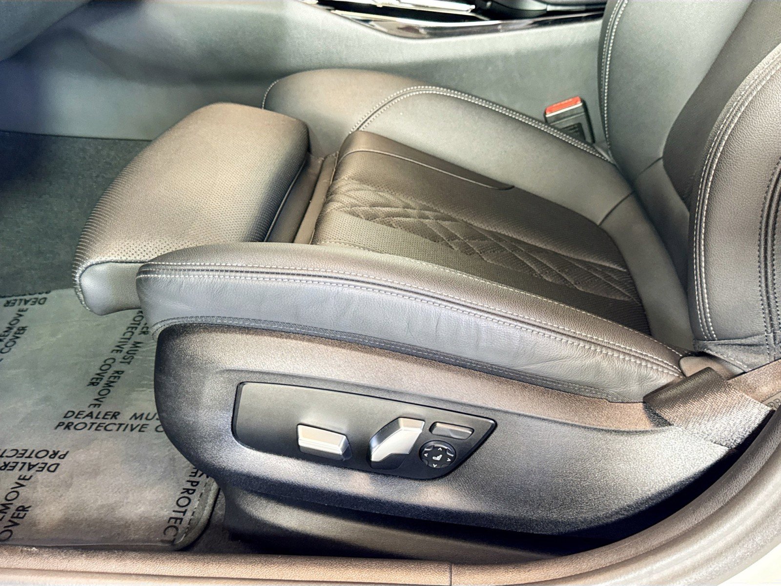 Used 2023 BMW 540i w/ Premium Package image 12