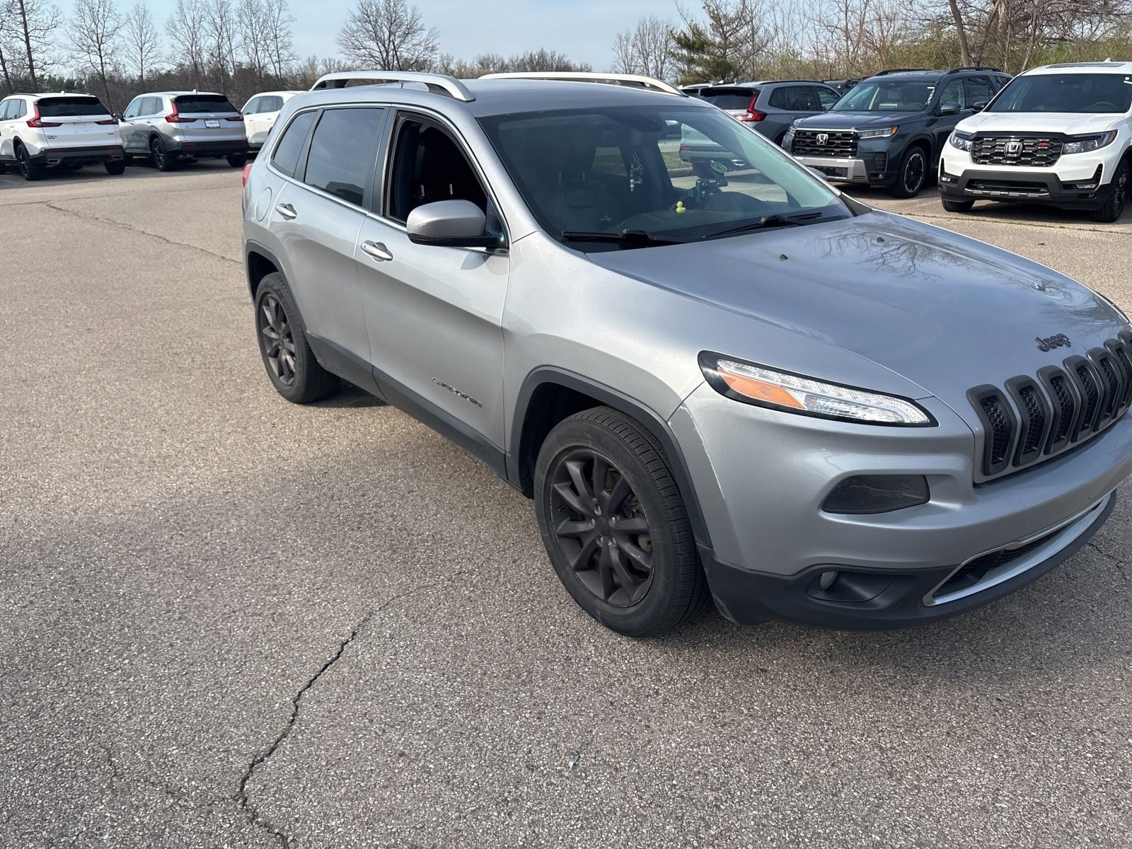 Used 2016 Jeep Cherokee Limited image 17
