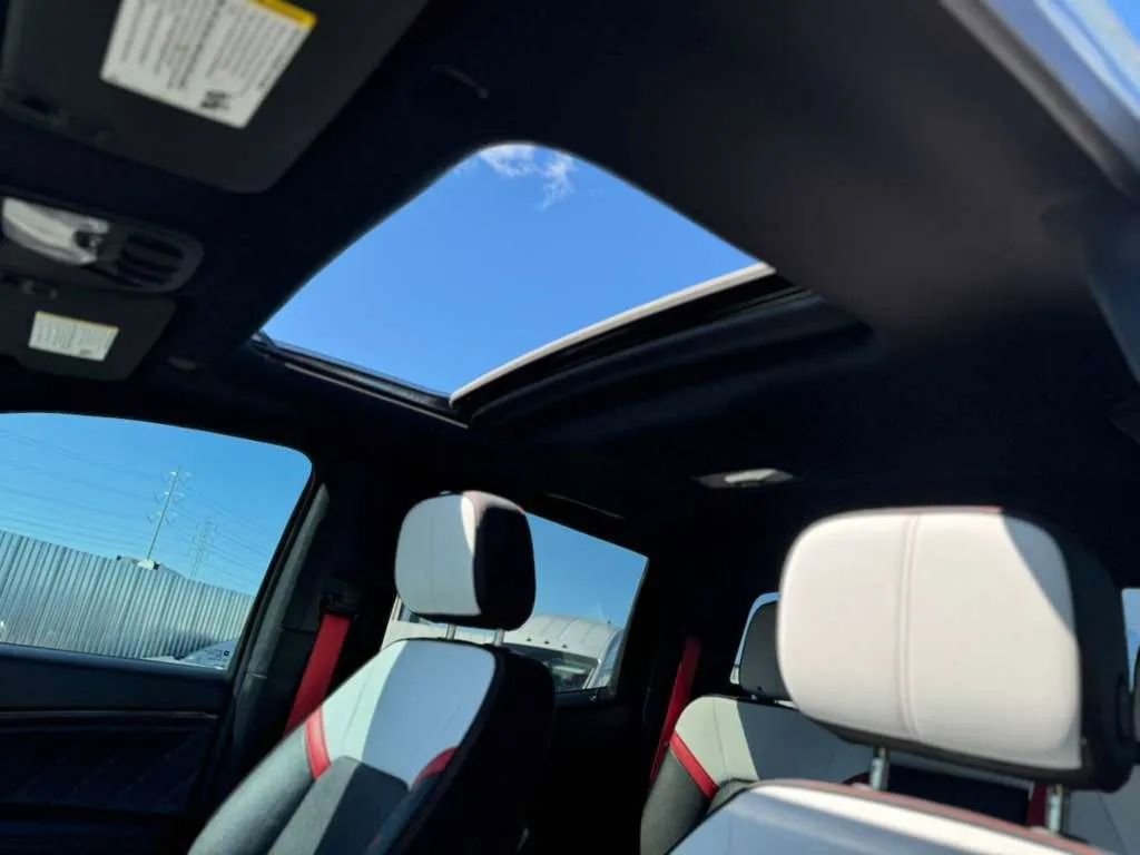 Used 2025 GMC Canyon AT4 w/ AT4X Package image 21