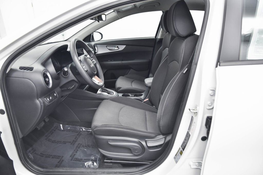 Used 2023 Kia Forte LXS w/ LXS Technology Package image 13