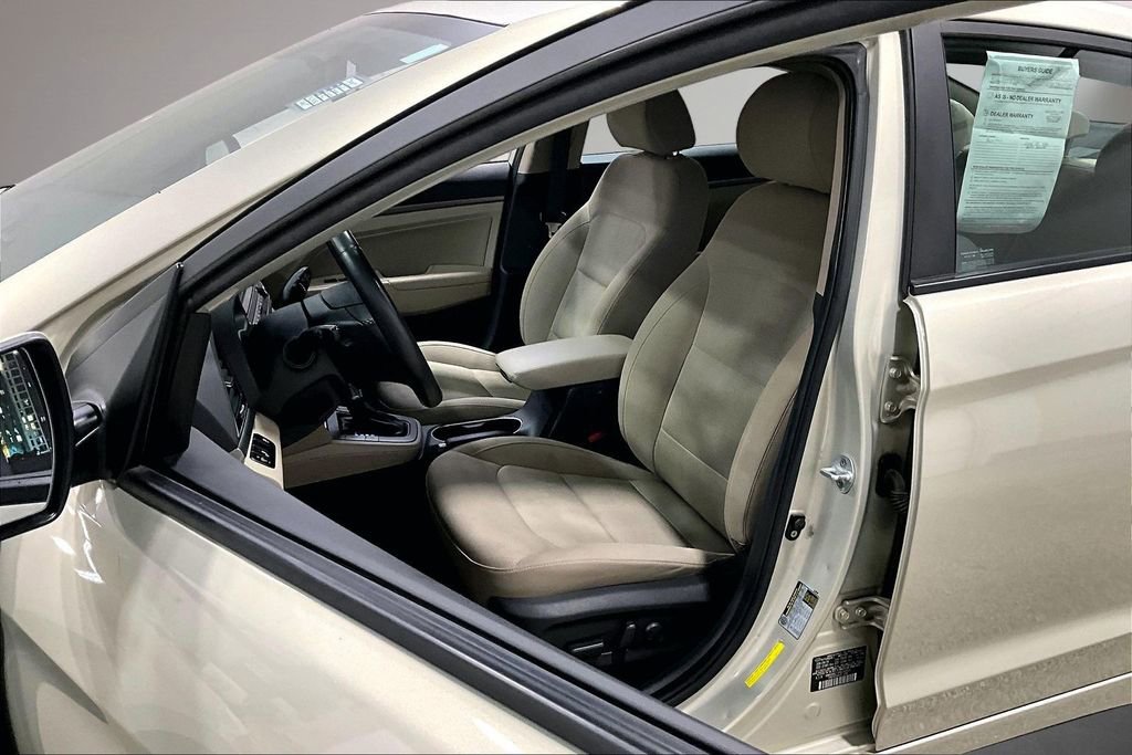 Used 2017 Hyundai Elantra Value Edition FWD image 21