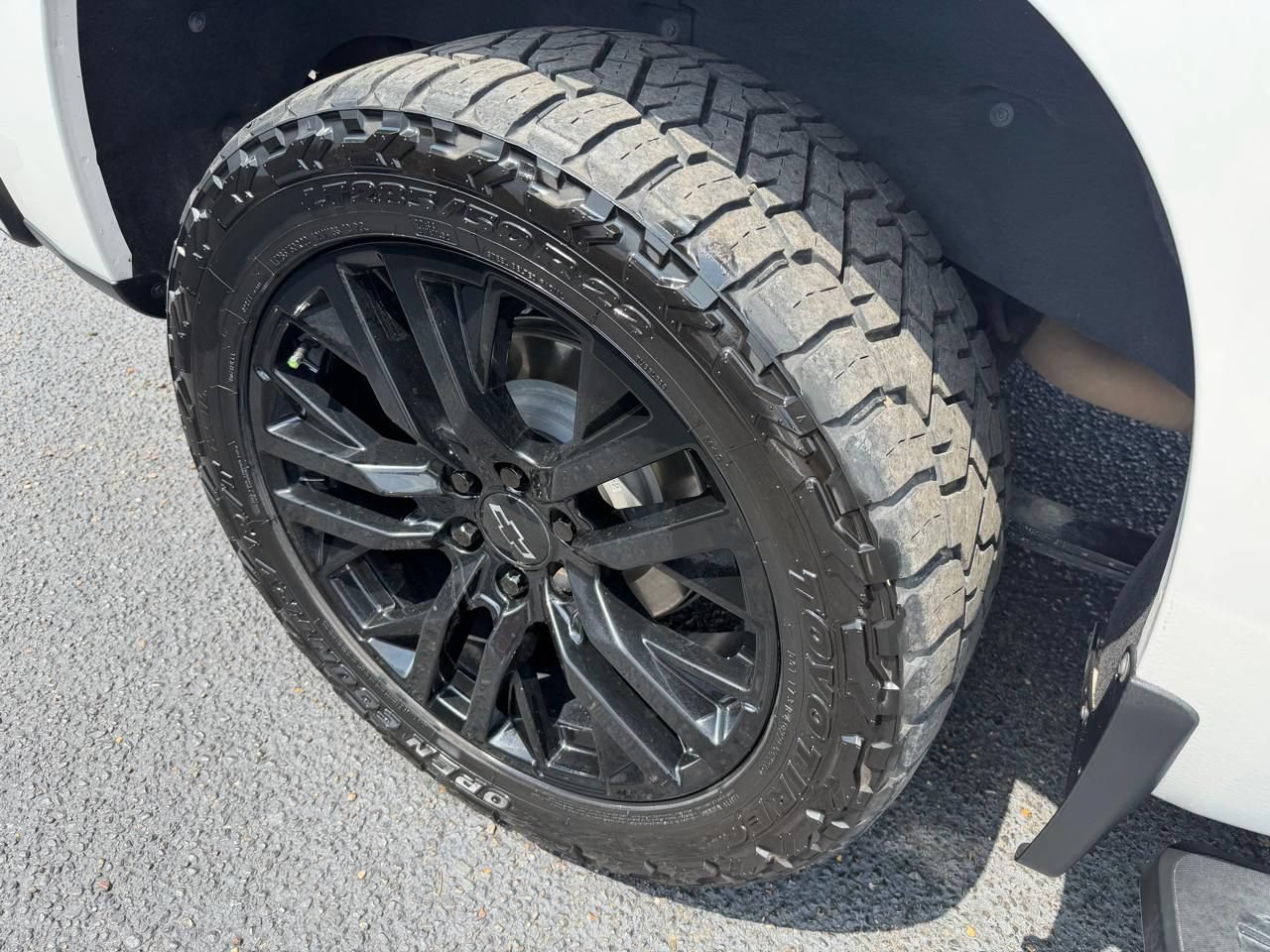 Used 2023 Chevrolet Silverado 1500 High Country w/ High Country Premium Package AWD/4WD image 30