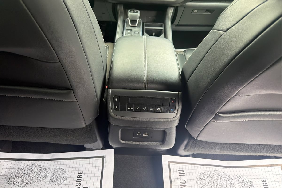 Used 2022 Nissan Pathfinder SL w/ Lighting Package (N92) AWD/4WD image 20