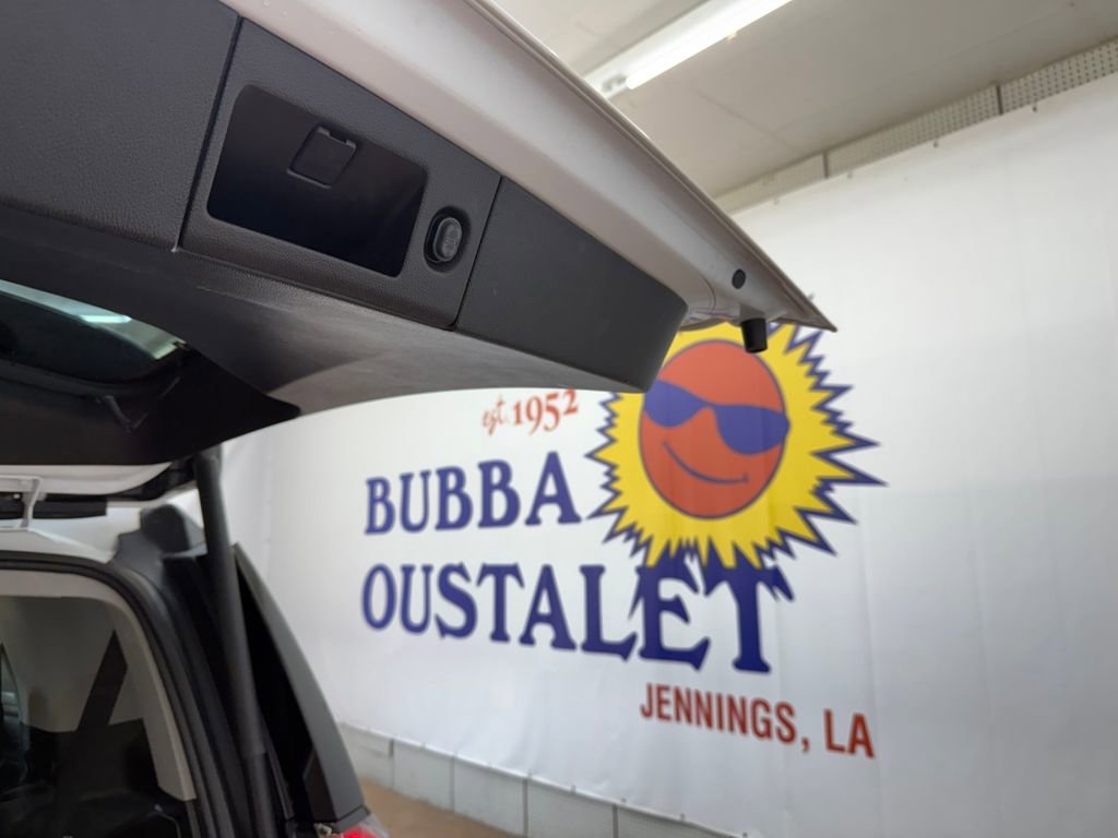 Used 2018 GMC Yukon Denali w/ Denali Ultimate Package image 23