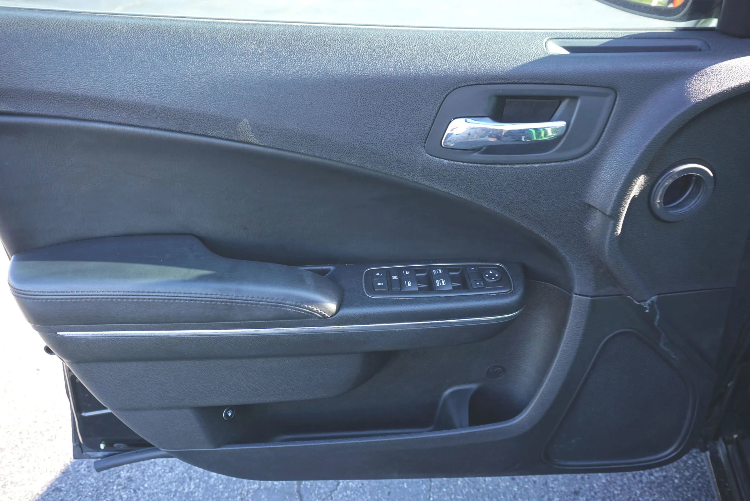 Used 2014 Dodge Charger SE RWD image 10