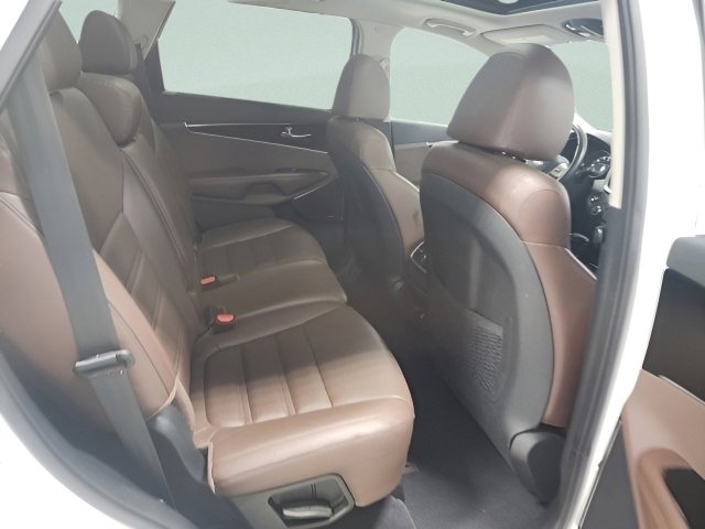 Used 2019 Kia Sorento SX image 19