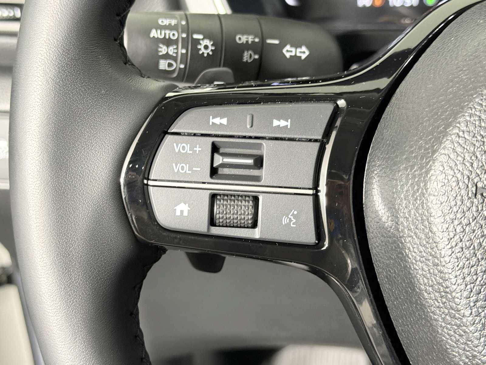 Used 2025 Honda Pilot EX-L image 26