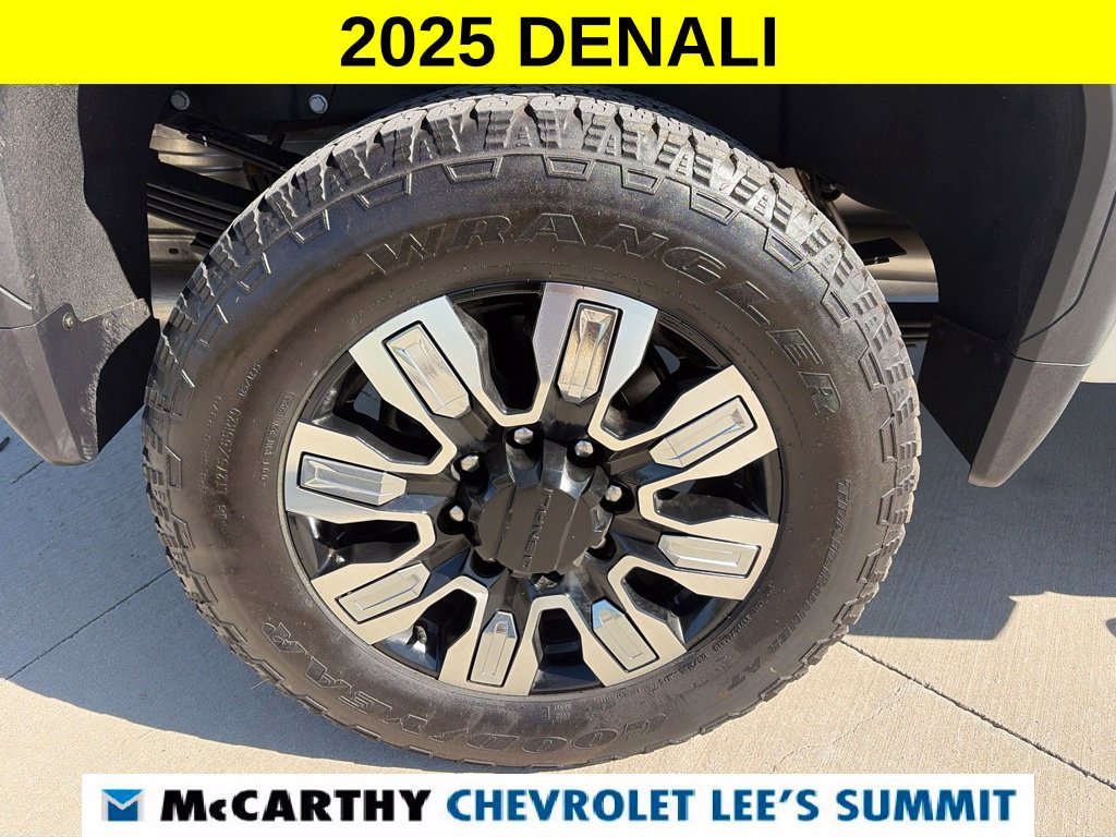 Used 2025 GMC Sierra 3500 Denali AWD/4WD image 17