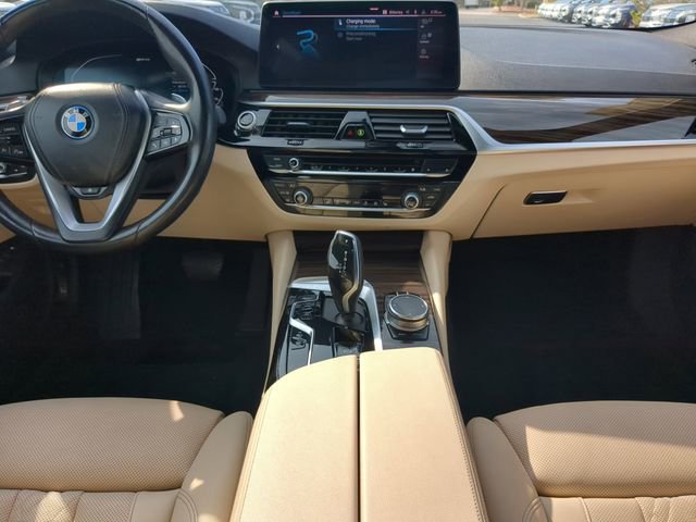 Used 2023 BMW 530e xDrive image 18