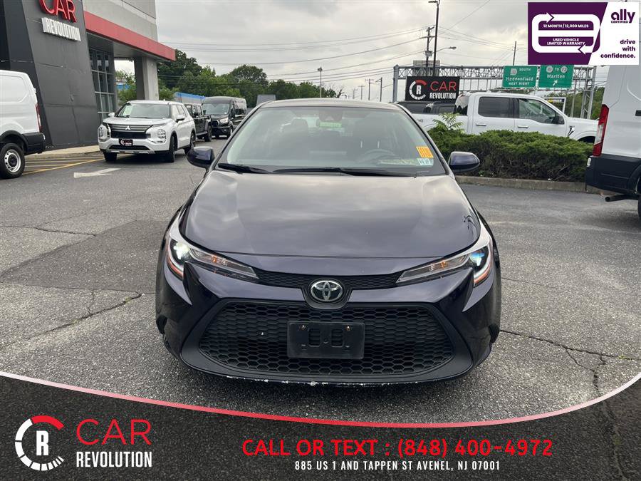 Used 2022 Toyota Corolla LE FWD image 2