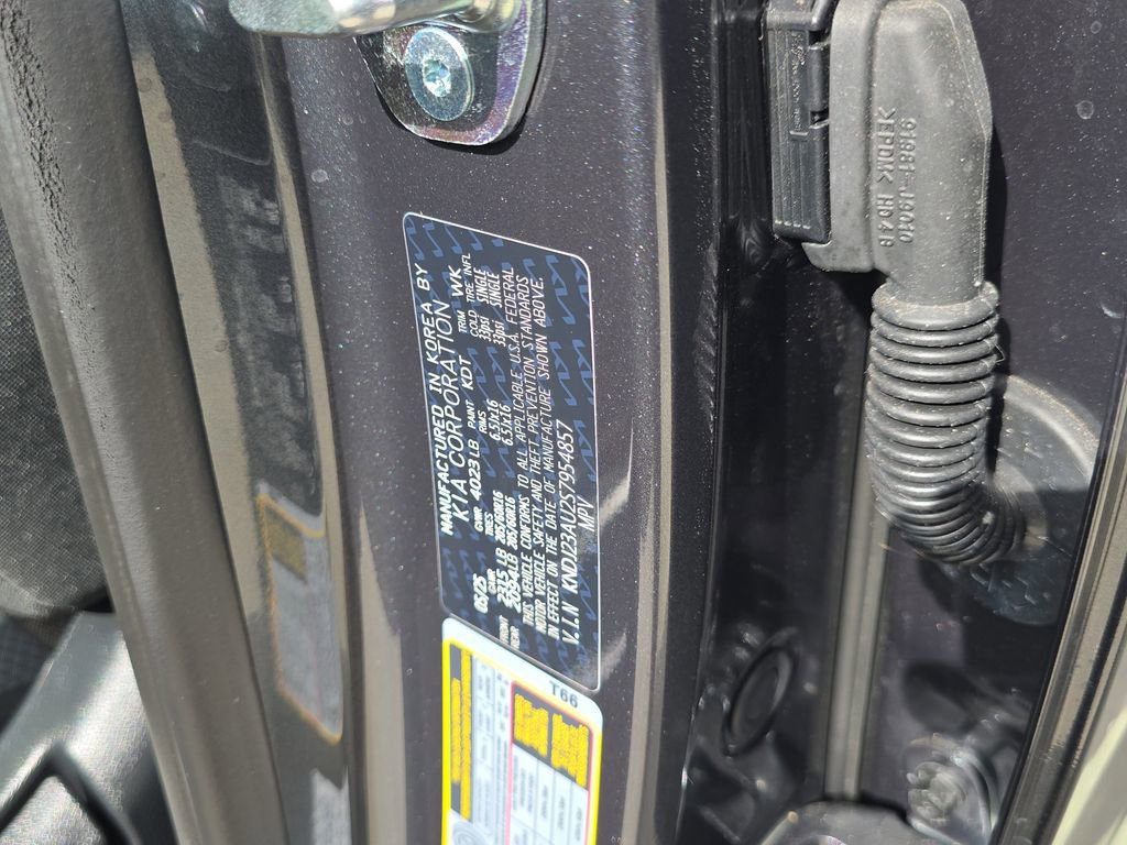 Certified 2025 Kia Soul LX image 31