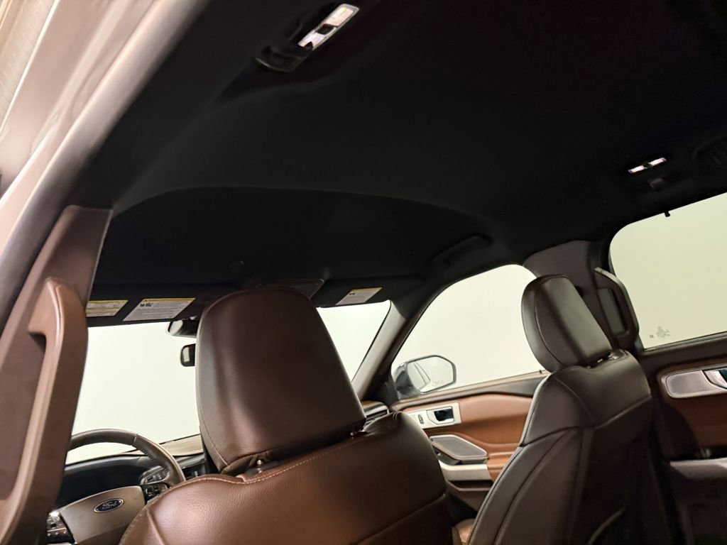 Used 2021 Ford Explorer King Ranch w/ Premium Technology Package image 11