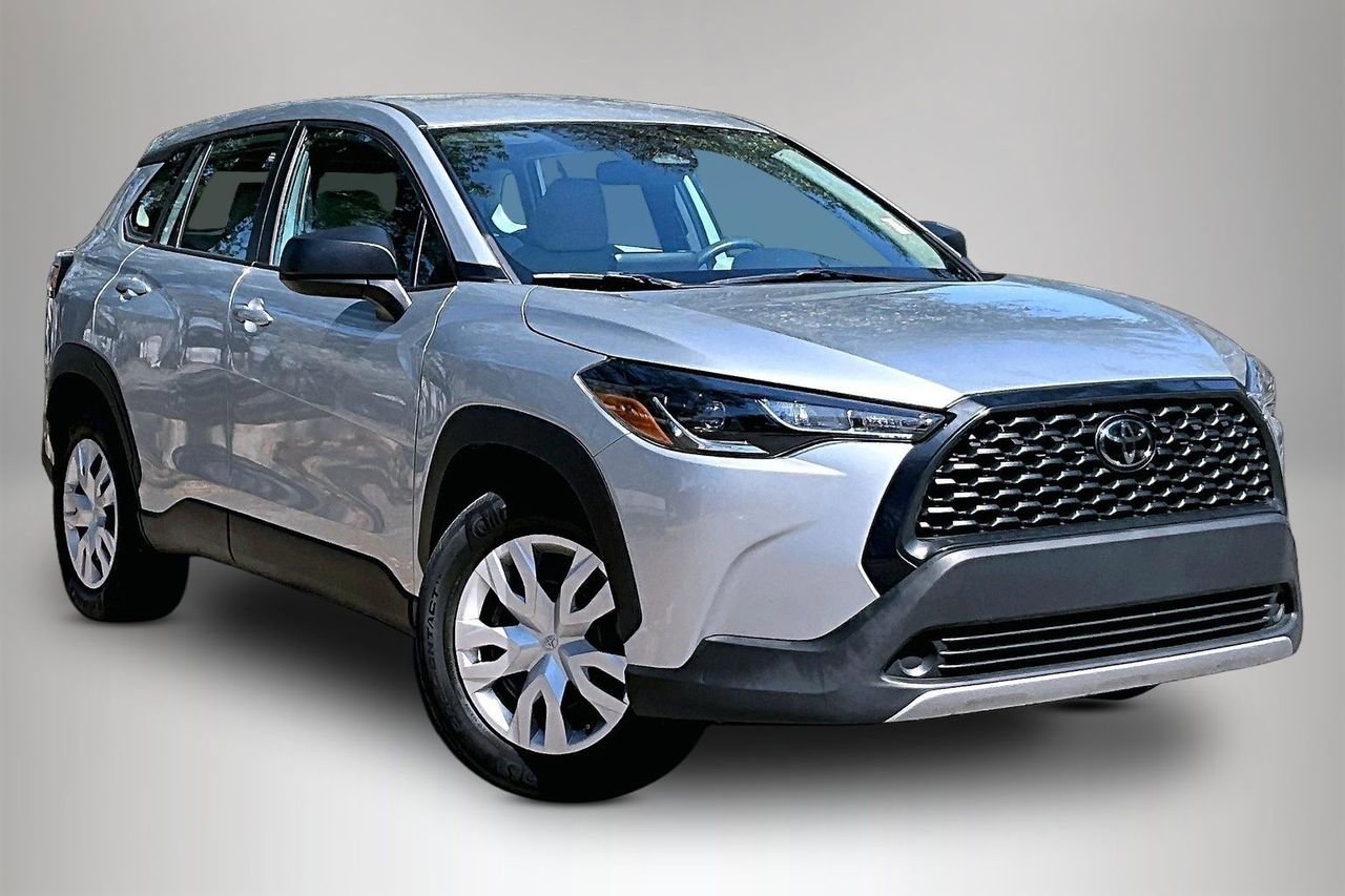 Used 2023 Toyota Corolla Cross L image 2