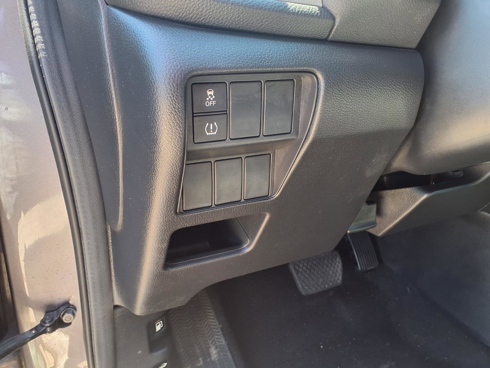 Used 2017 Honda CR-V LX image 16