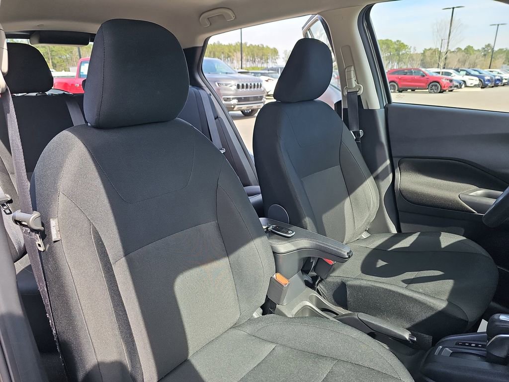 Used 2025 Nissan Kicks Play S image 13