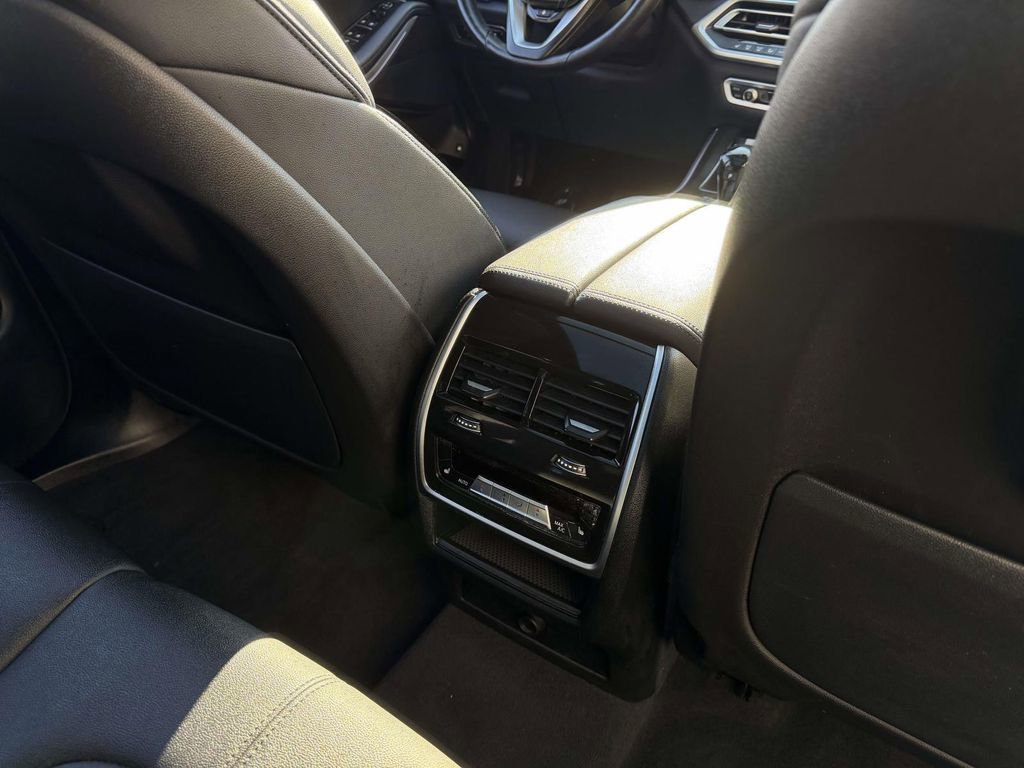 Used 2022 BMW X5 xDrive45e image 21