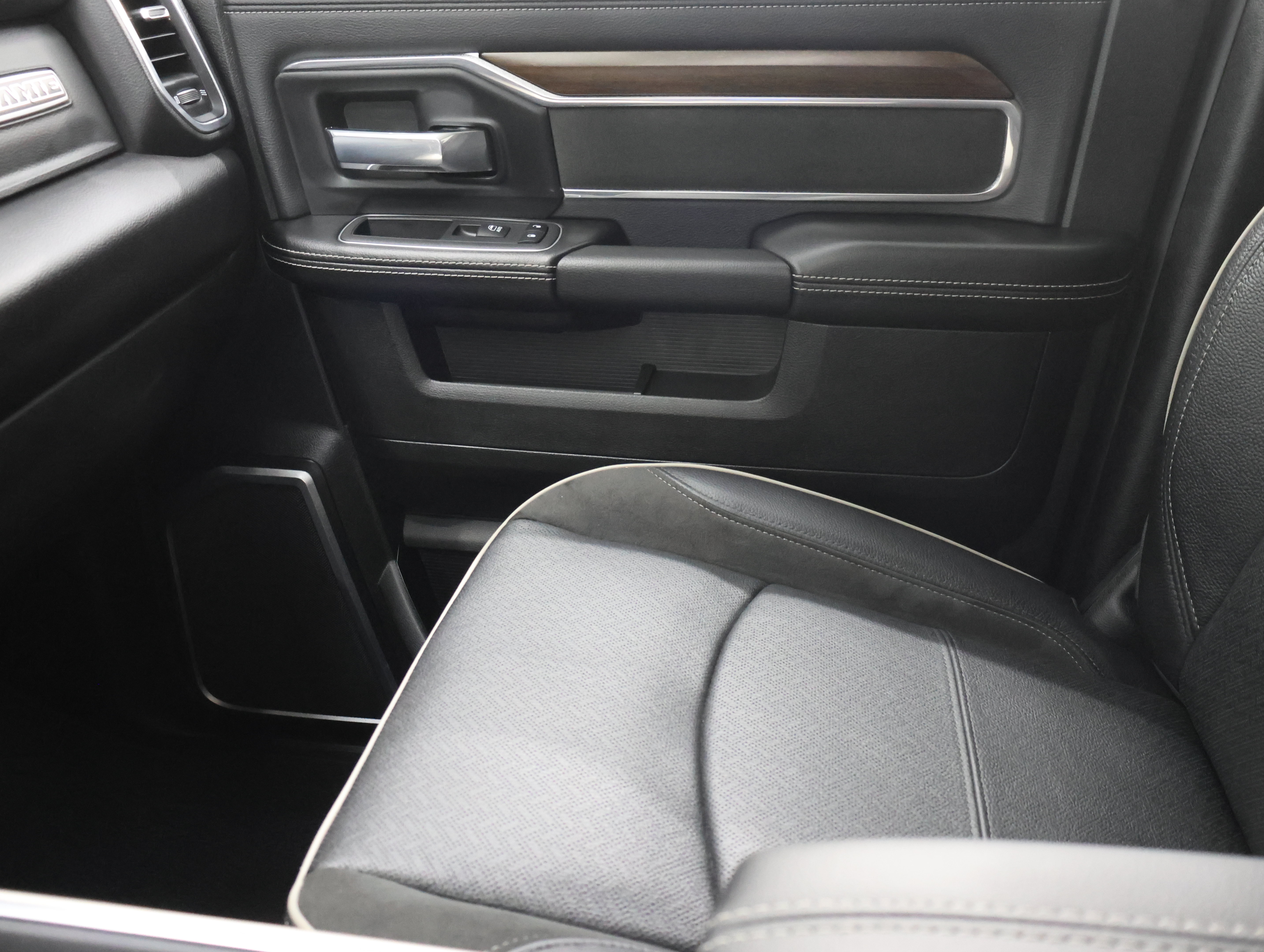 Used 2022 RAM 2500 Laramie AWD/4WD image 14