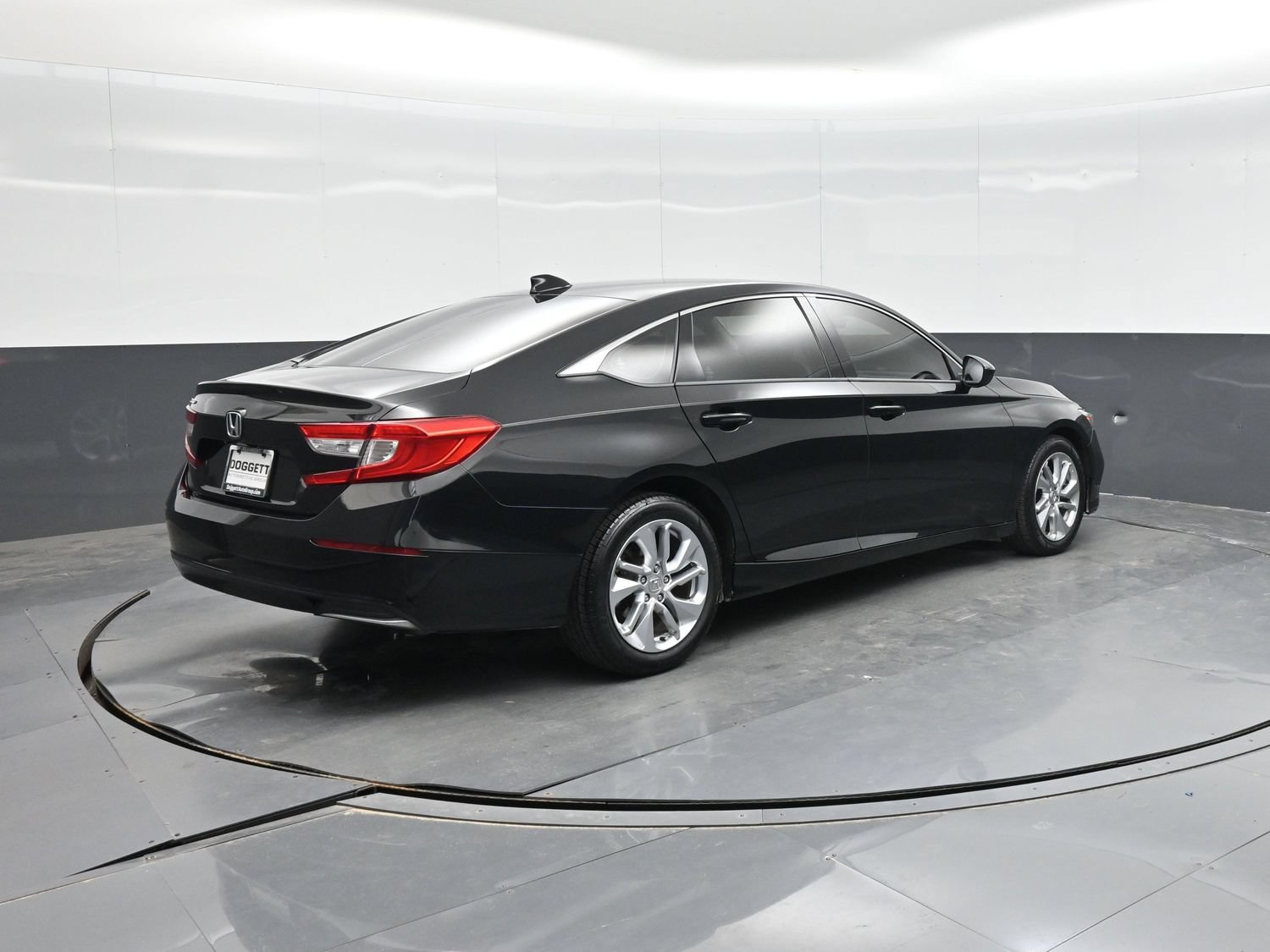 Used 2018 Honda Accord LX image 8