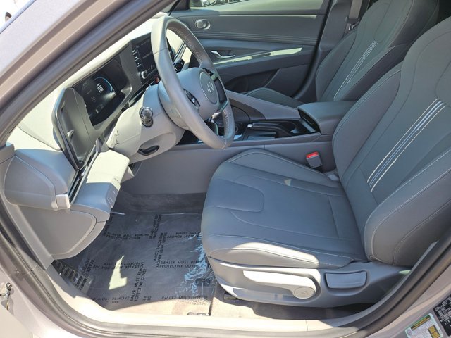 Used 2025 Hyundai Elantra Sport FWD image 17