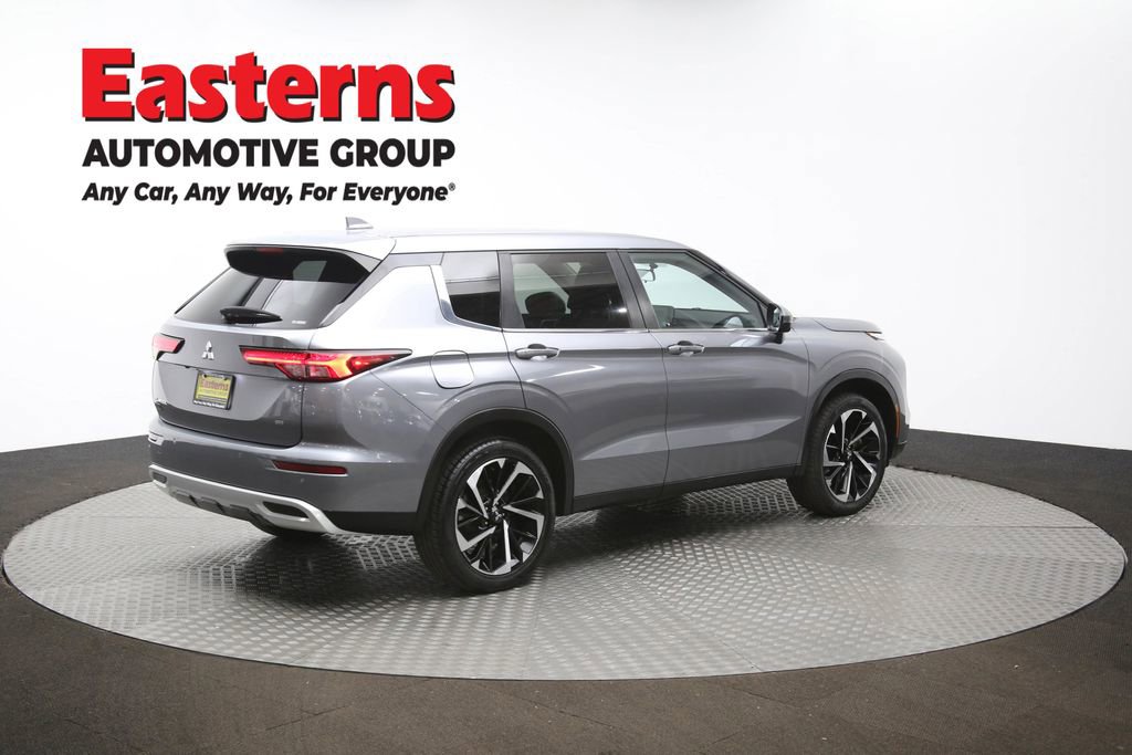 Used 2024 Mitsubishi Outlander SE image 42