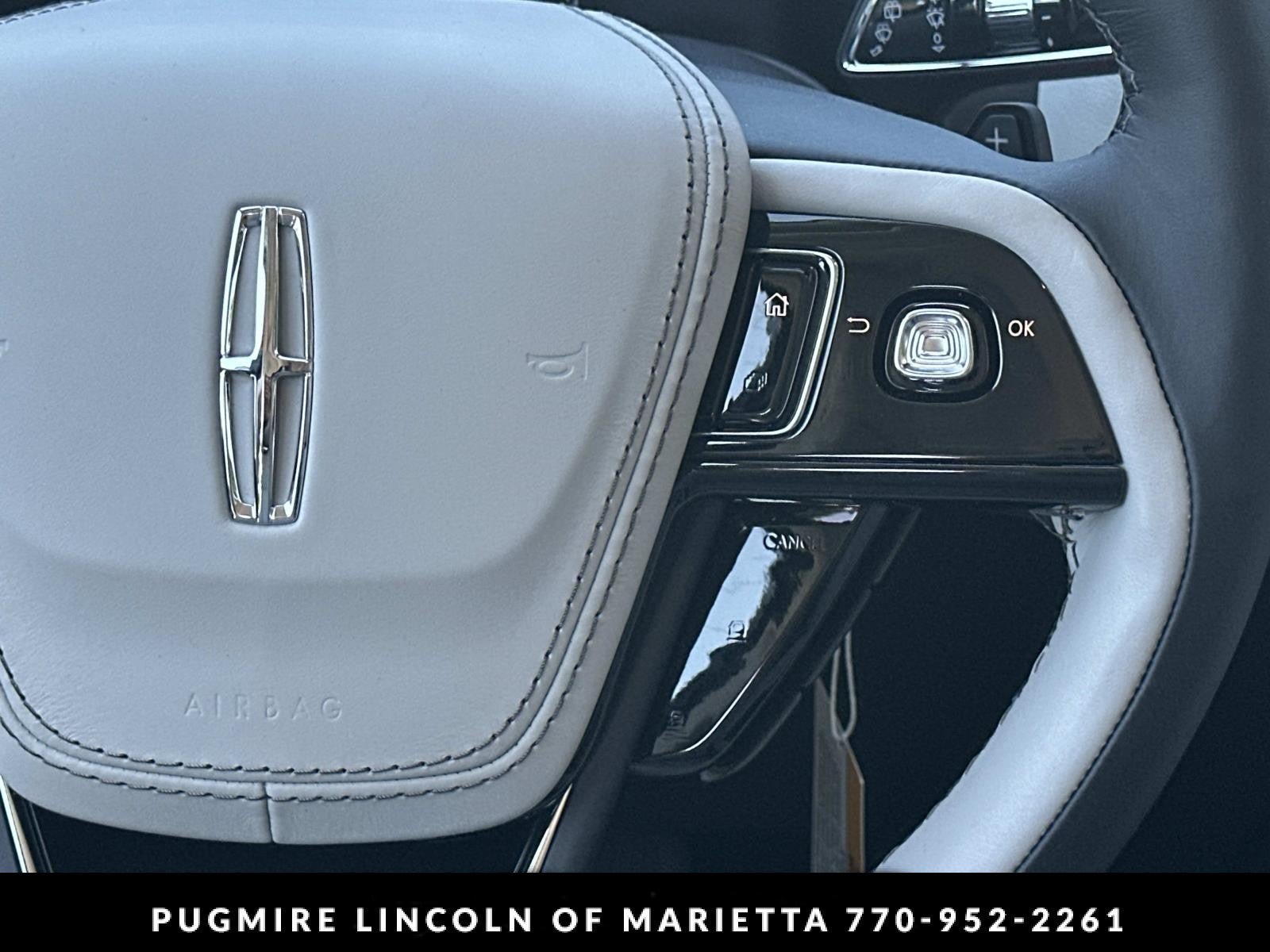 New 2026 Lincoln Aviator 2WD w/ Jet Appearance Package image 27