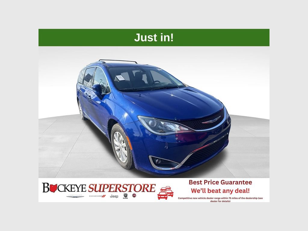 Used 2019 Chrysler Pacifica Touring-L FWD image 1