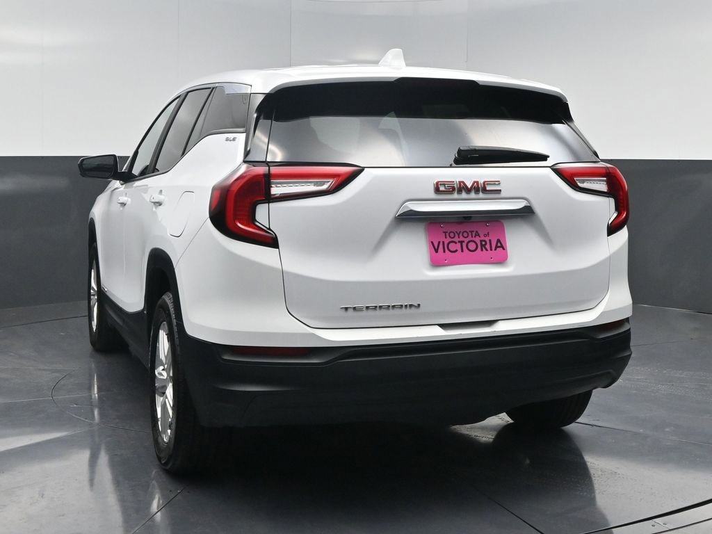 Used 2024 GMC Terrain SLE image 17