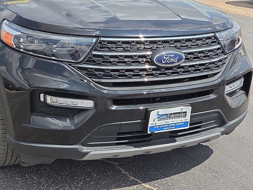 Used 2024 Ford Explorer XLT w/ Equipment Group 202A AWD/4WD image 9