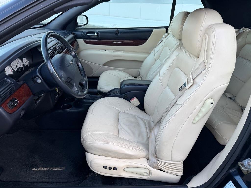Used 2002 Chrysler Sebring Limited image 21